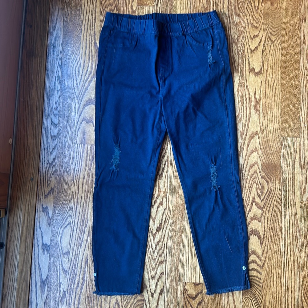 Simply Vera Wang Frayed aside-Slit Denim Capri